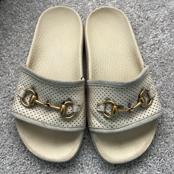 Gucci Womens off white leather and rubber horsebit flat slides size 35 - Picture 2 of 6
